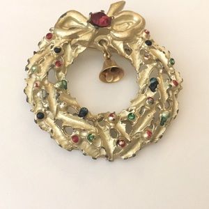 🎄 Women’s Estate Christmas Pin 🎄